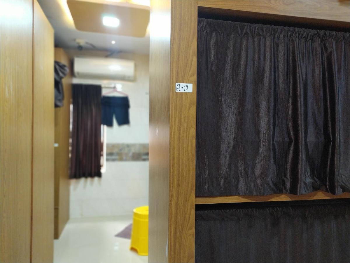 Super Dormitory Ac Deluxe Mumbai Exterior foto