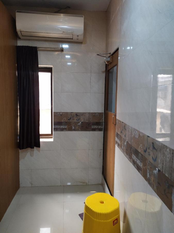 Super Dormitory Ac Deluxe Mumbai Exterior foto